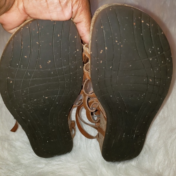 UGG Shoes - Preloved Ugg Sandals Size 8